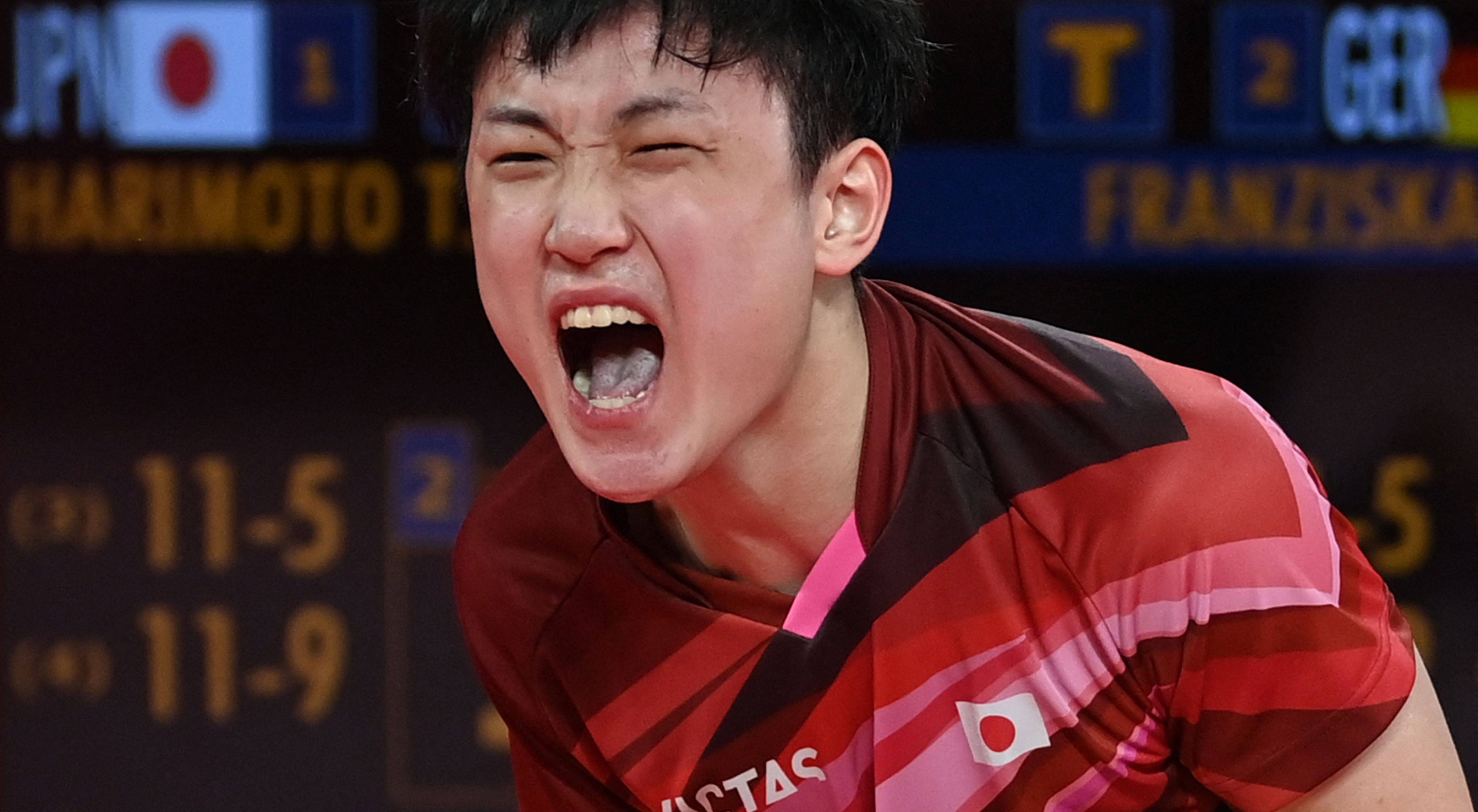 日本乒乓球队翻盘中国乒乓球队，张本智和统治全场