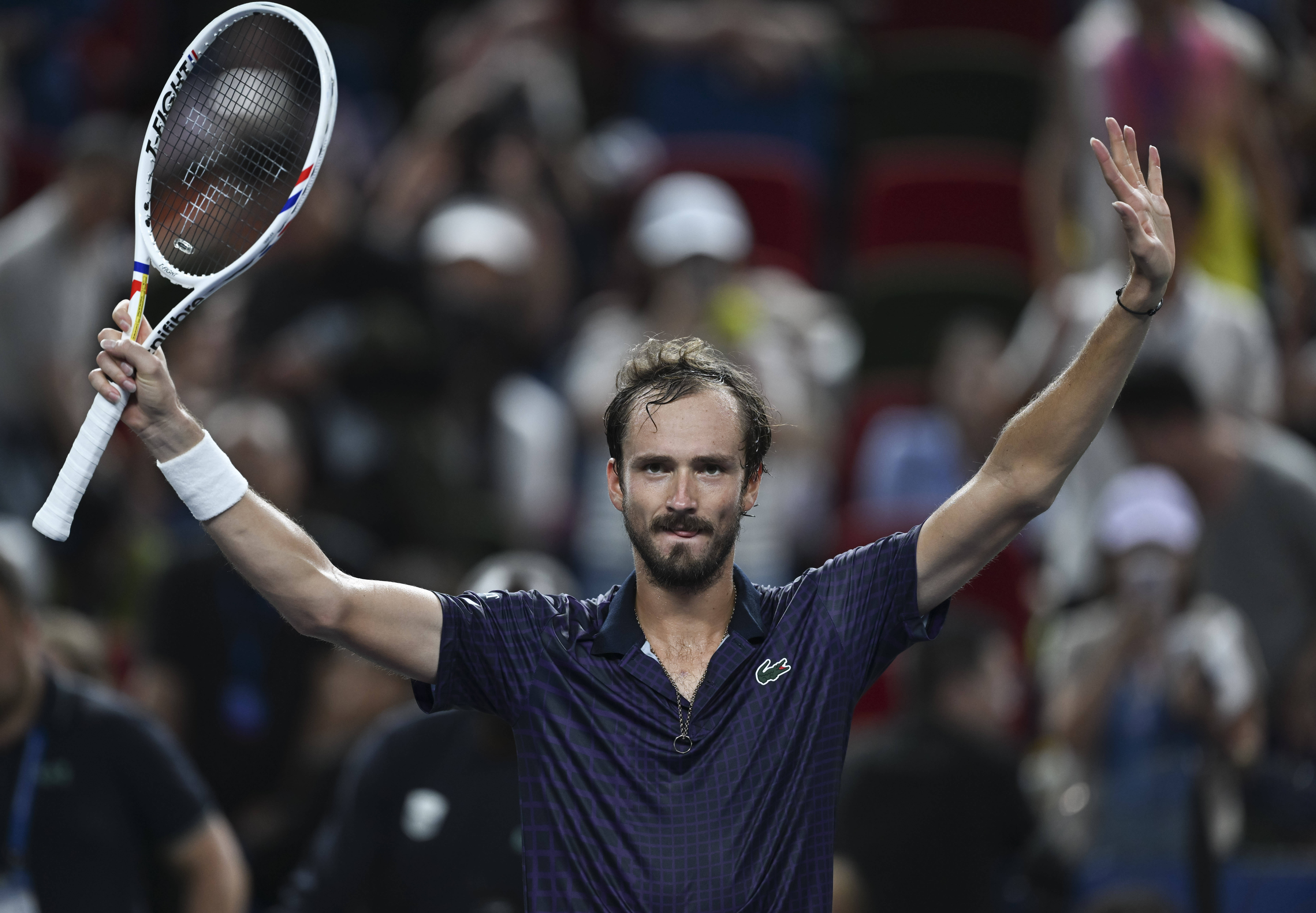 西班牙网球队绝杀法国网球队，梅德韦杰夫关键制胜的简单介绍