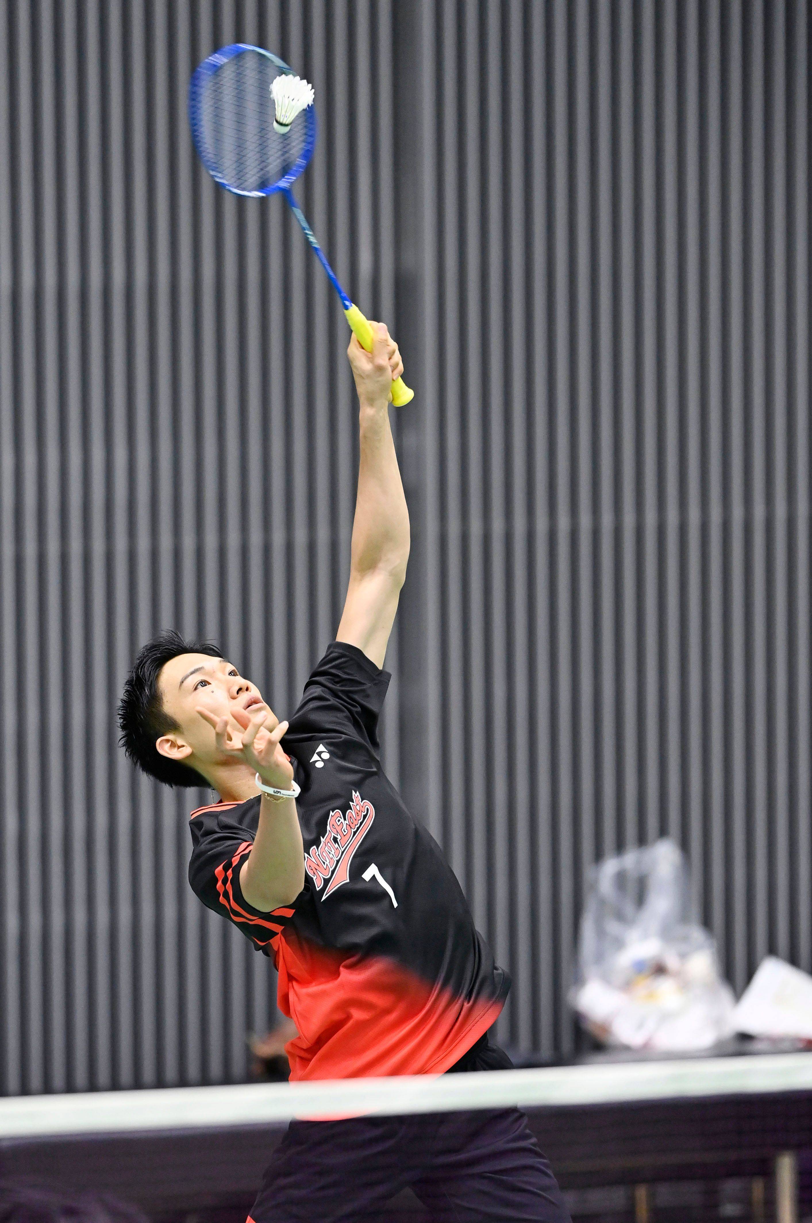 印尼羽毛球队完胜马来西亚羽毛球队，桃田贤斗送出助攻