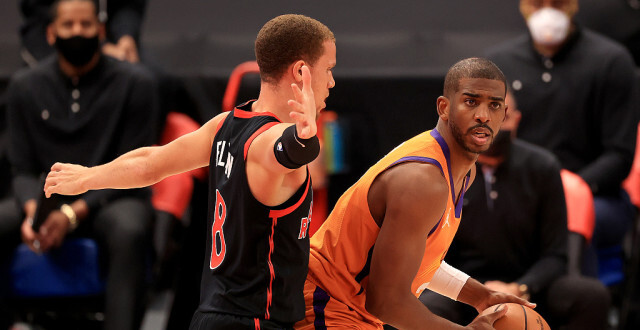 猛龙完胜浙江队，布克扛起全队