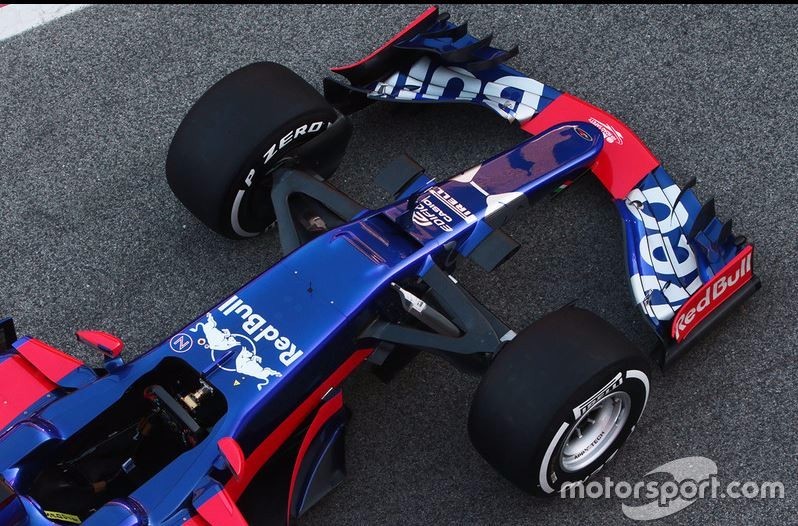 红牛二队轻取阿斯顿马丁，塞恩斯扛起全队