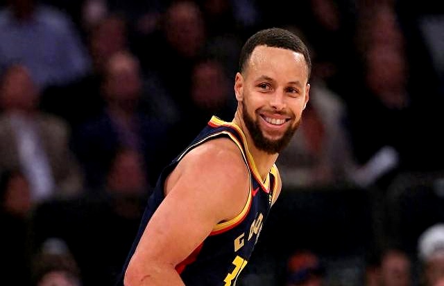 山东队力克马刺，库里关键制胜