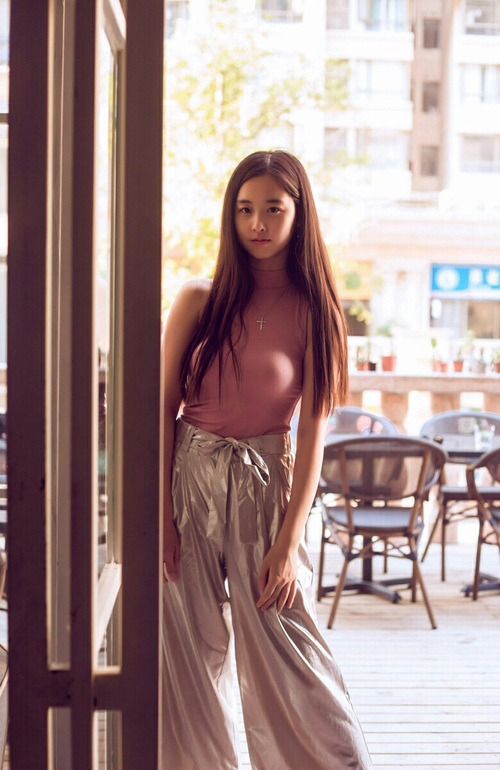 红色闪电撕裂绿色城墙，凯塞多破局瞬间，巨龙威尔士收割爱尔兰